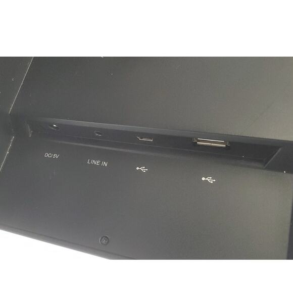 Insignia 8” Digital Picture Frame Model NS-DPF81P 800 x 600 2GB Memory W/Remote - Picture 4 of 10